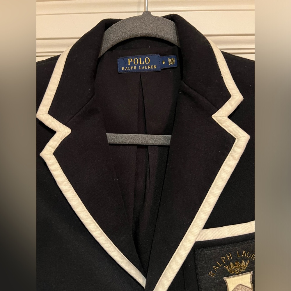 Classic Polo Ralph Lauren Navy Blazer with Off White Trim, Like New, size 6 - Picture 3 of 11